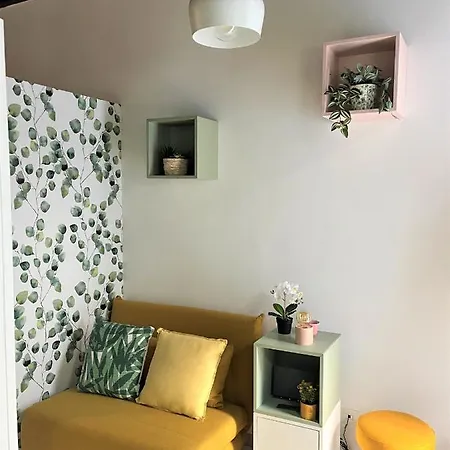 Nest To Colosseum Apartman *